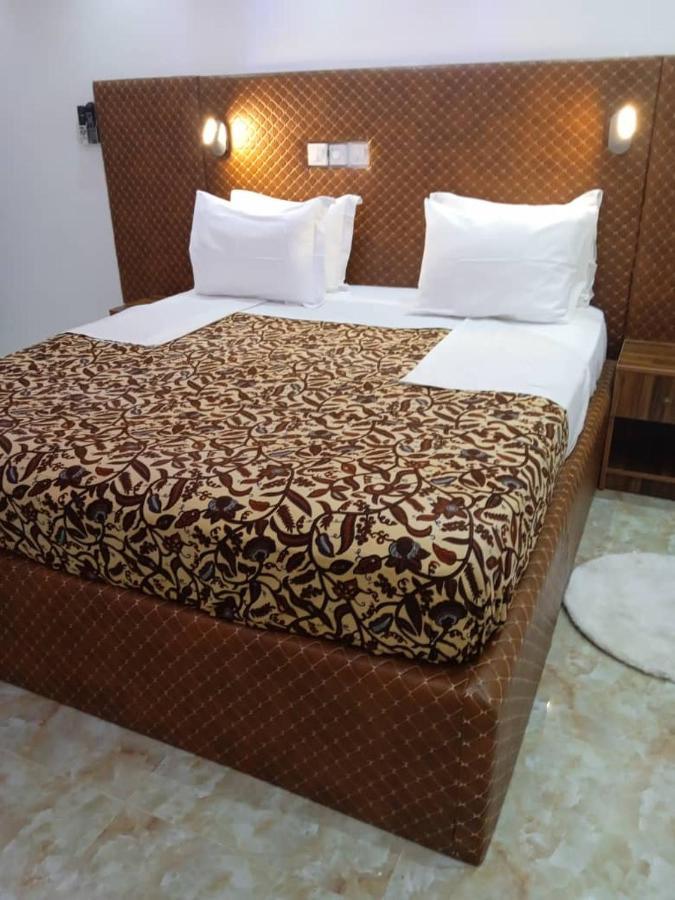 Cheers Guesthouse Botianaw Ngoại thất bức ảnh